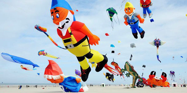 Facts about Culture and Traditions in China - Kite Flying